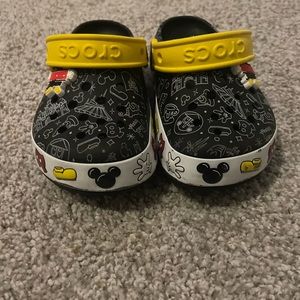 Toddler Disney park crocs